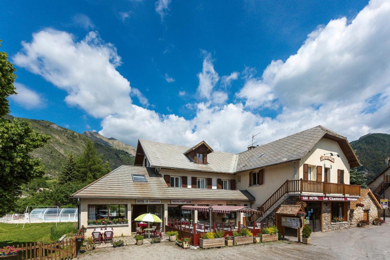 Hotel Restaurant Le Chamois Ancelle Exterior photo